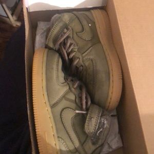 Air Force 1 MID 8c medium olive